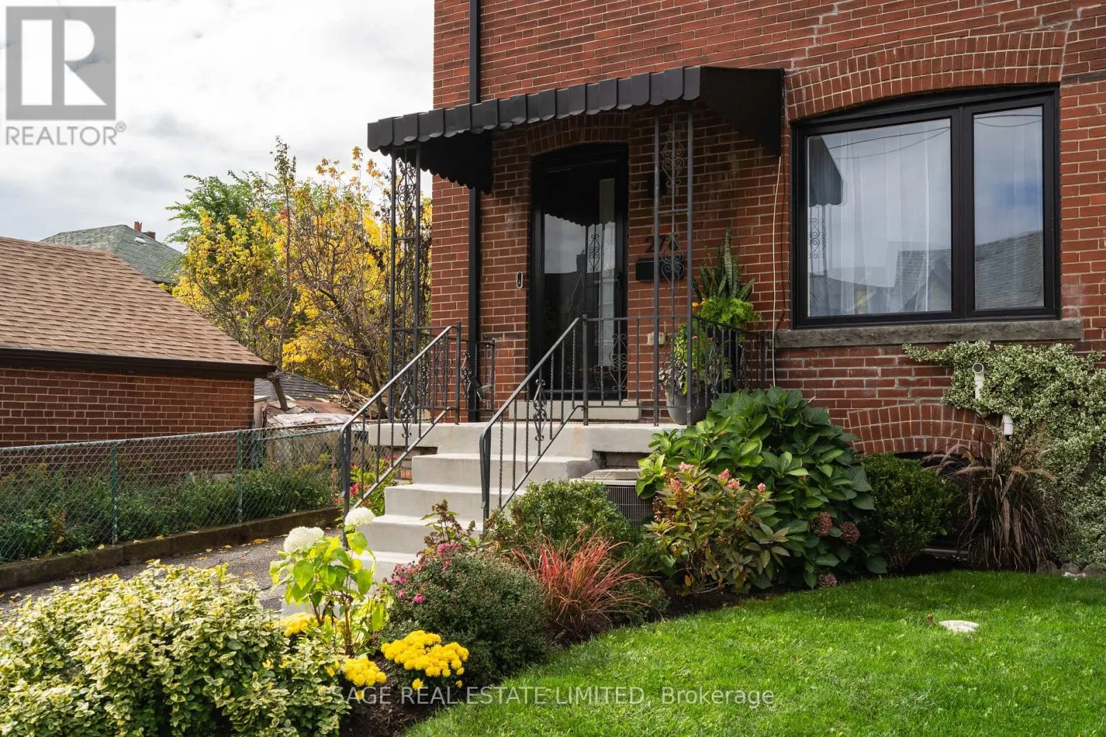 276 OAKWOOD AVENUE