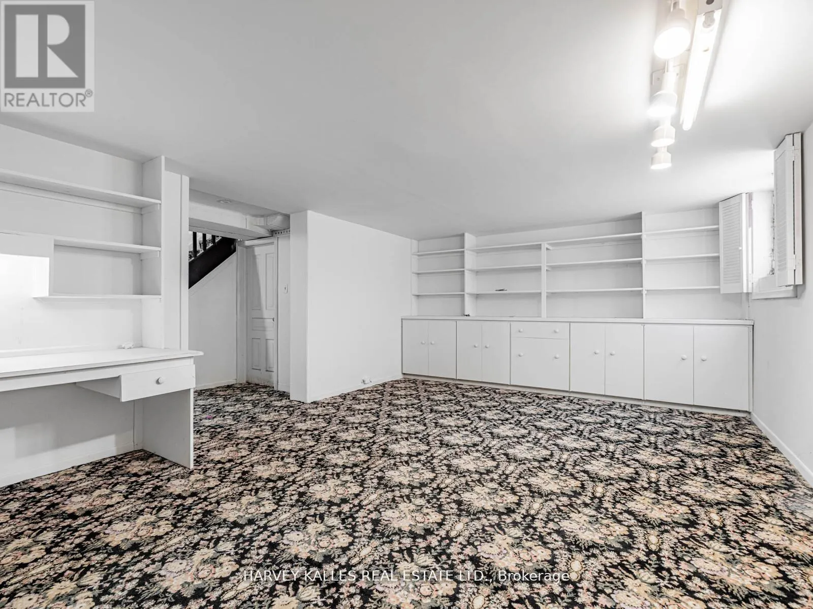 2 SILVERWOOD AVENUE