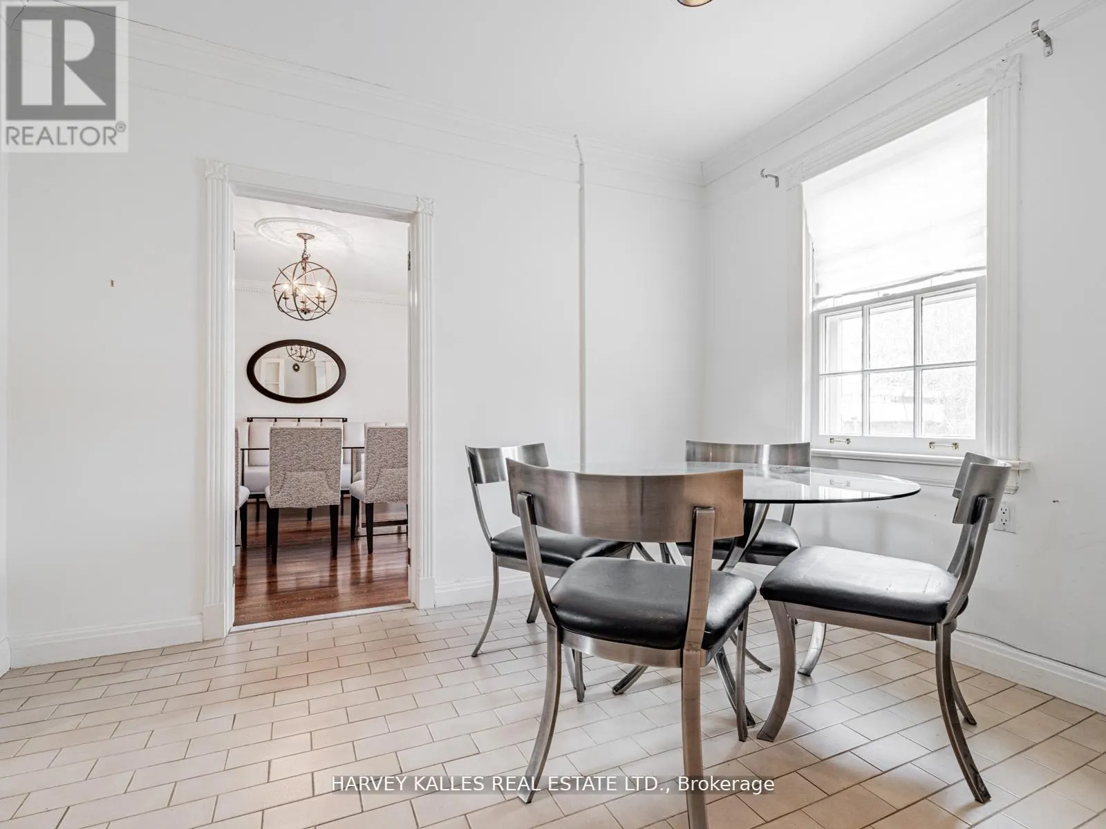 2 SILVERWOOD AVENUE