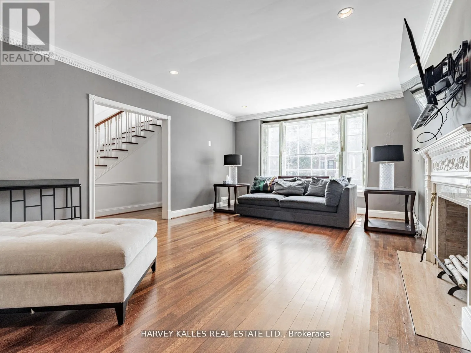 2 SILVERWOOD AVENUE