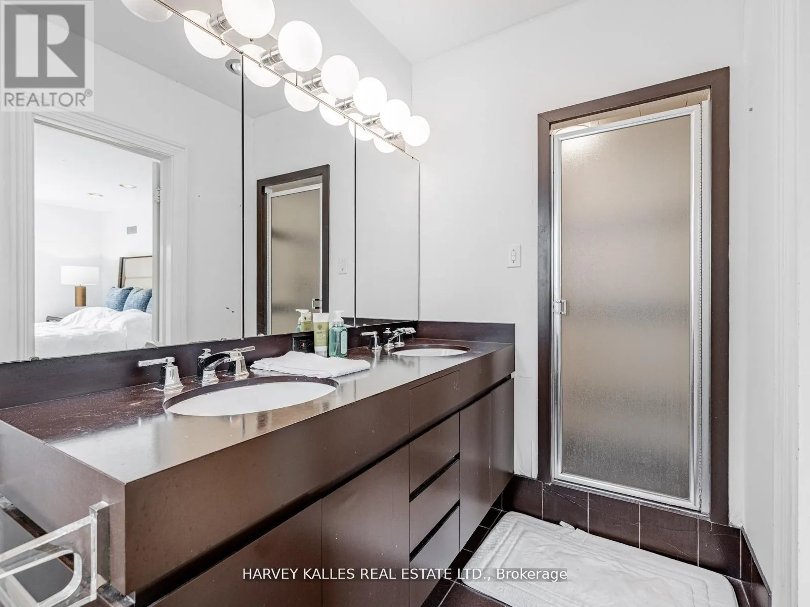 2 SILVERWOOD AVENUE