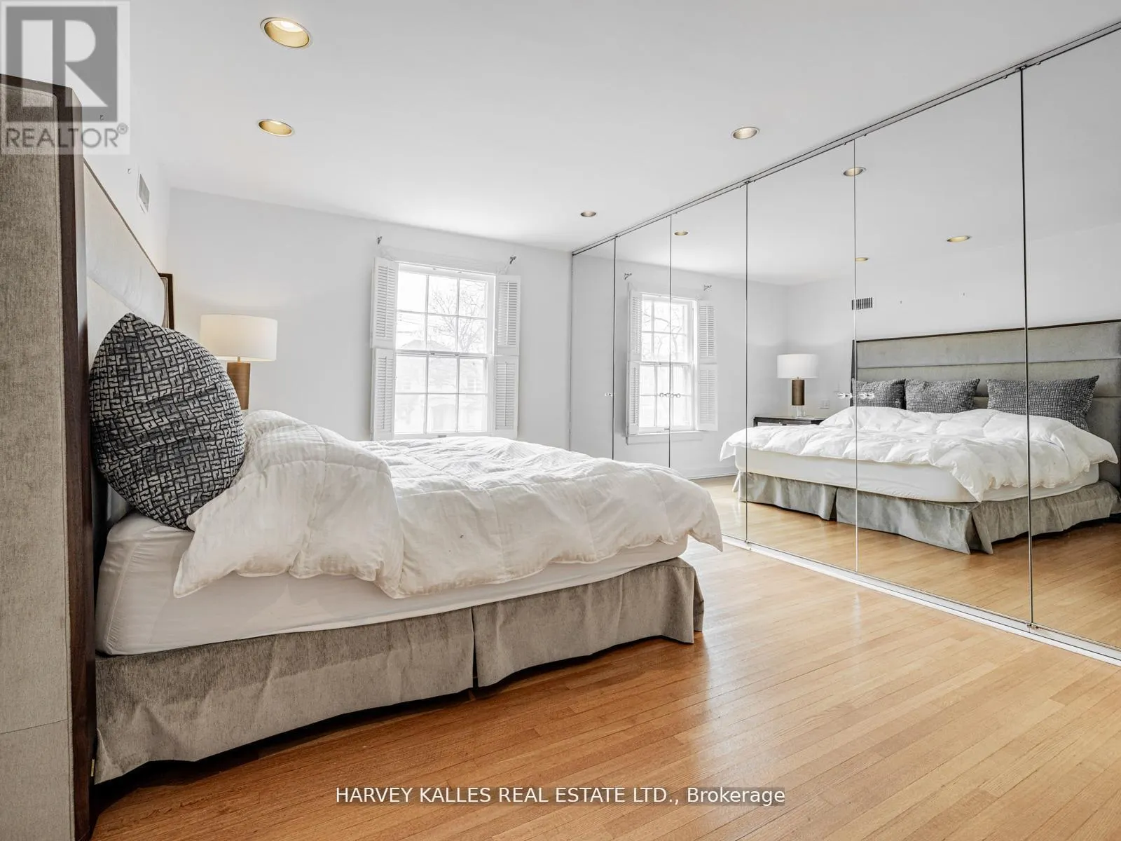 2 SILVERWOOD AVENUE