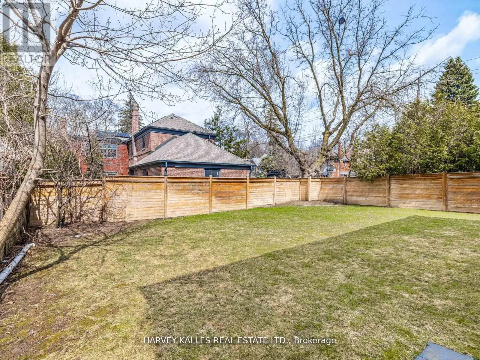 2 SILVERWOOD AVENUE