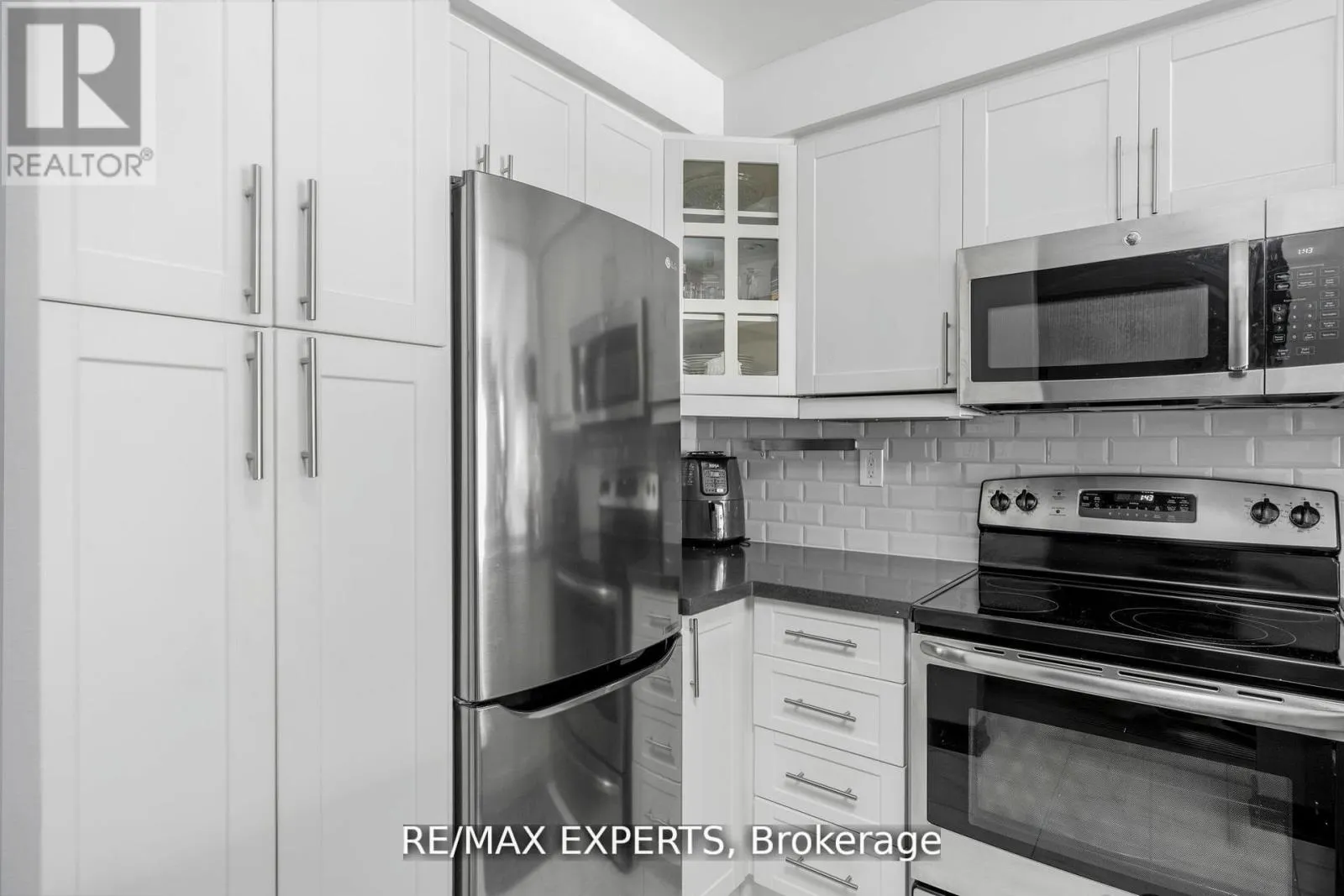 206 - 1000 SHEPPARD AVENUE W