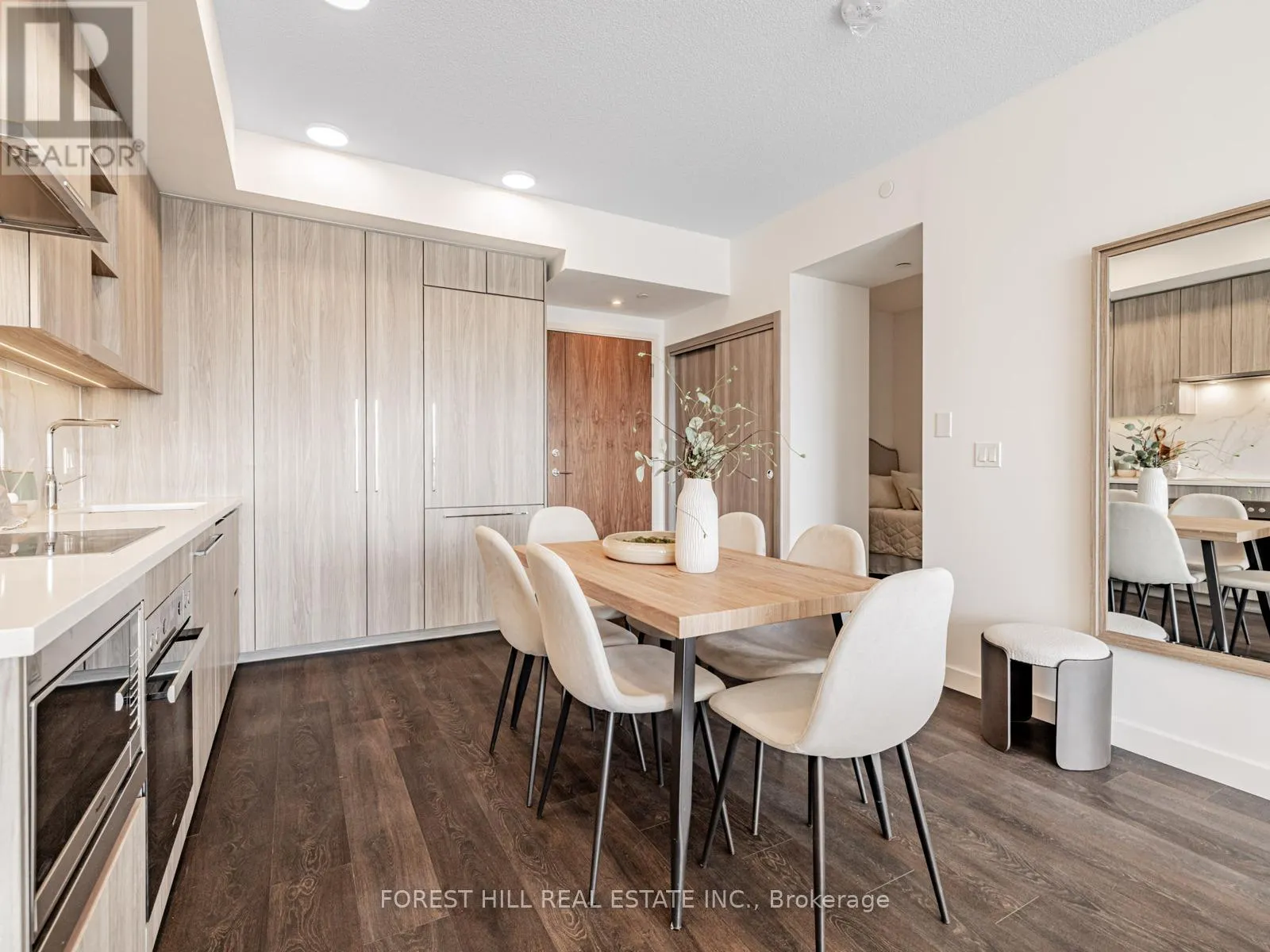2706 - 27 MCMAHON DRIVE