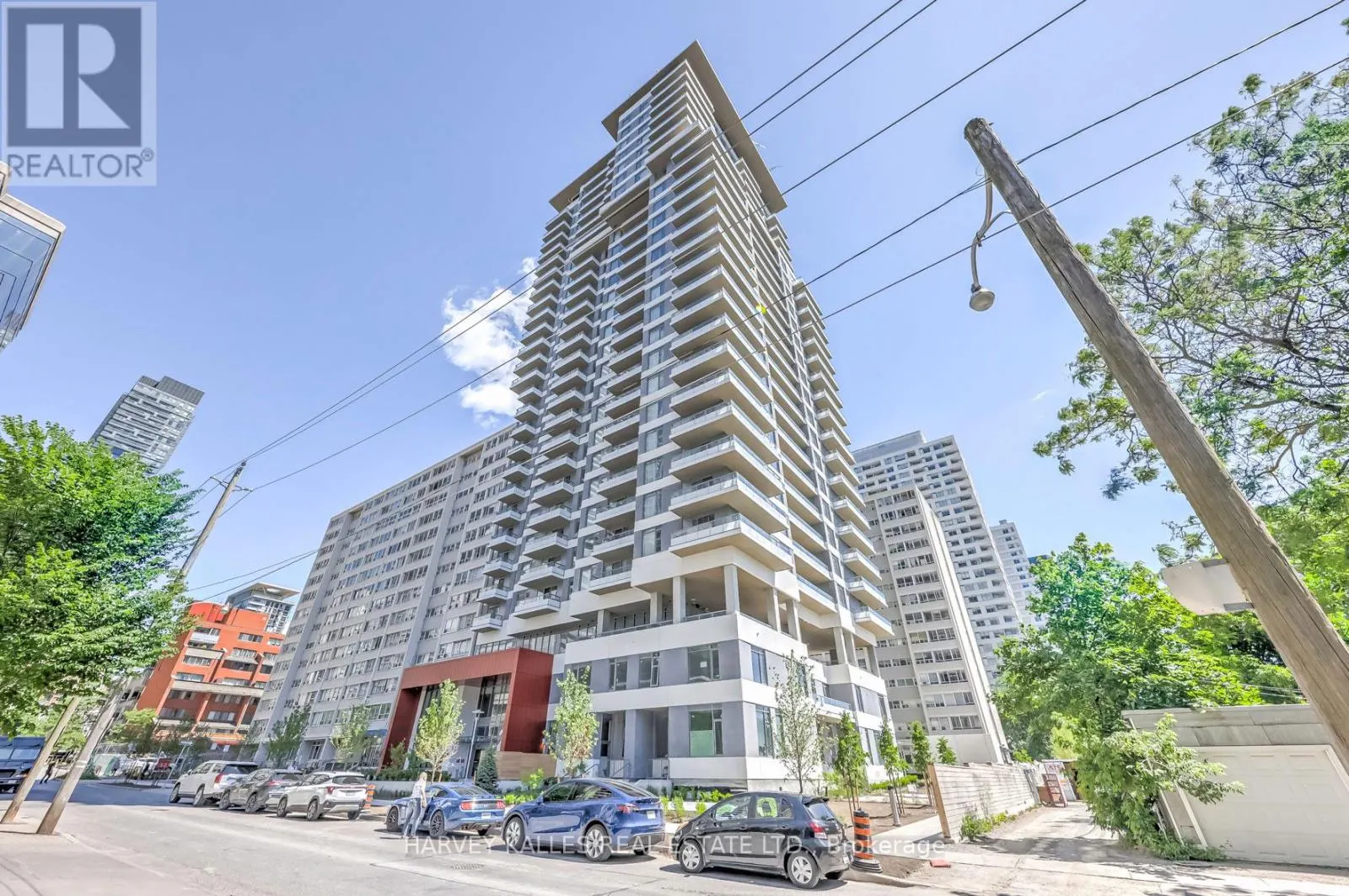 TH104 - 25 HOLLY STREET