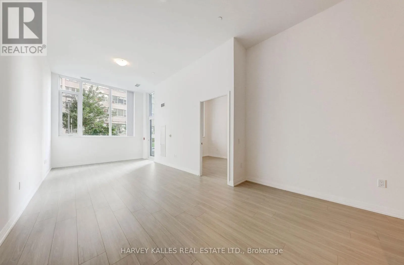TH104 - 25 HOLLY STREET