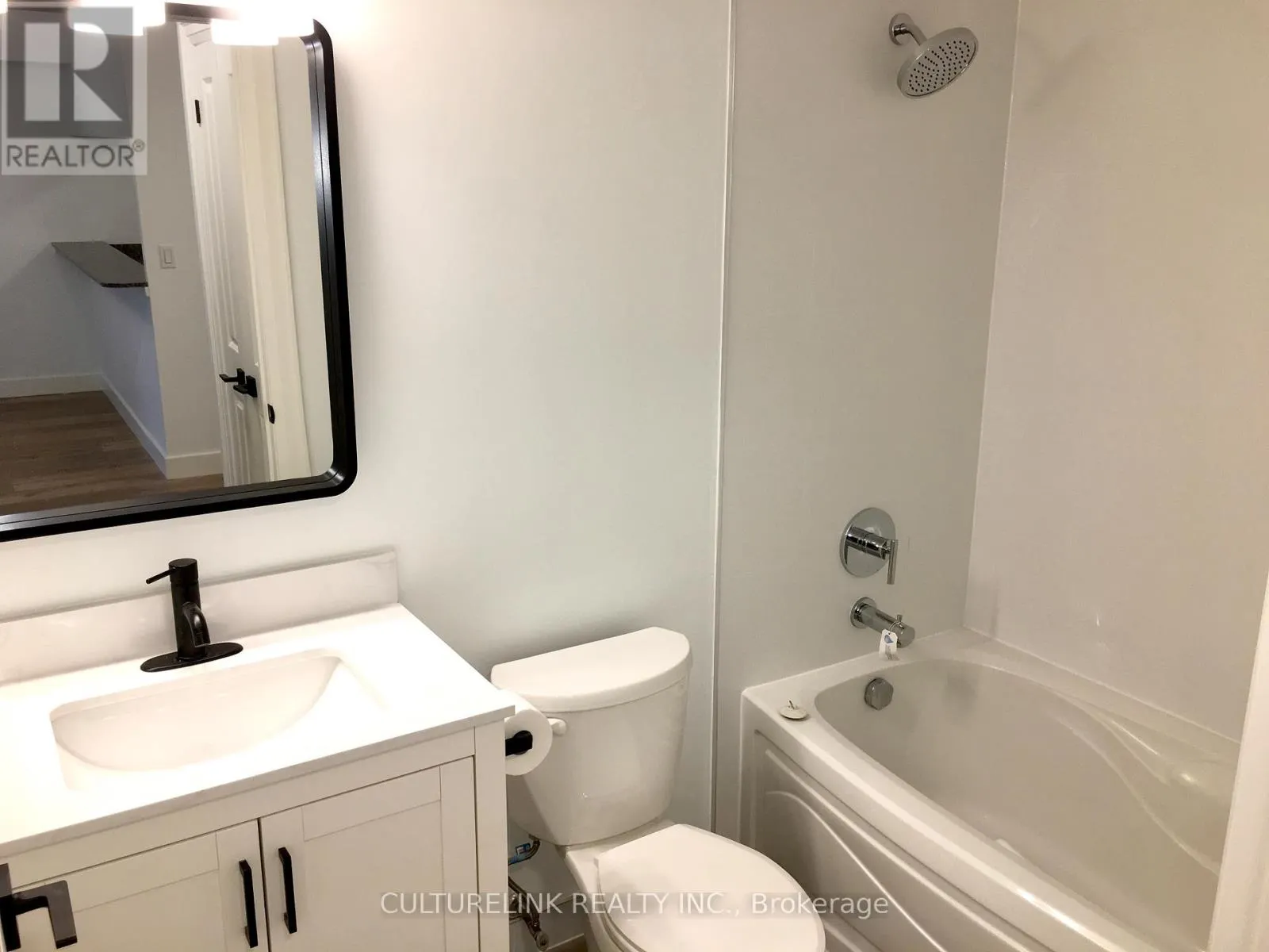 1515 - 18 SOMMERSET WAY