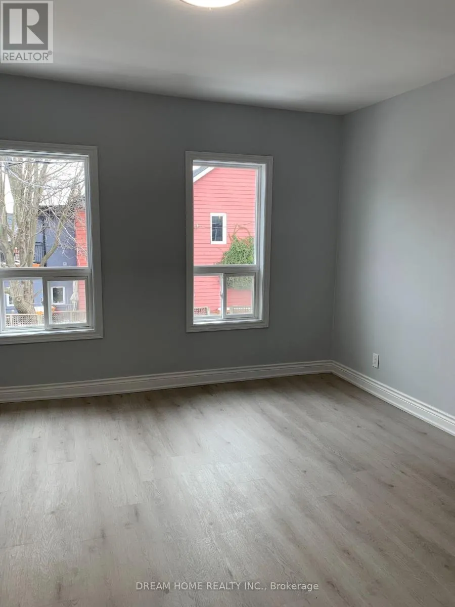 201 - 12 MANSFIELD AVENUE