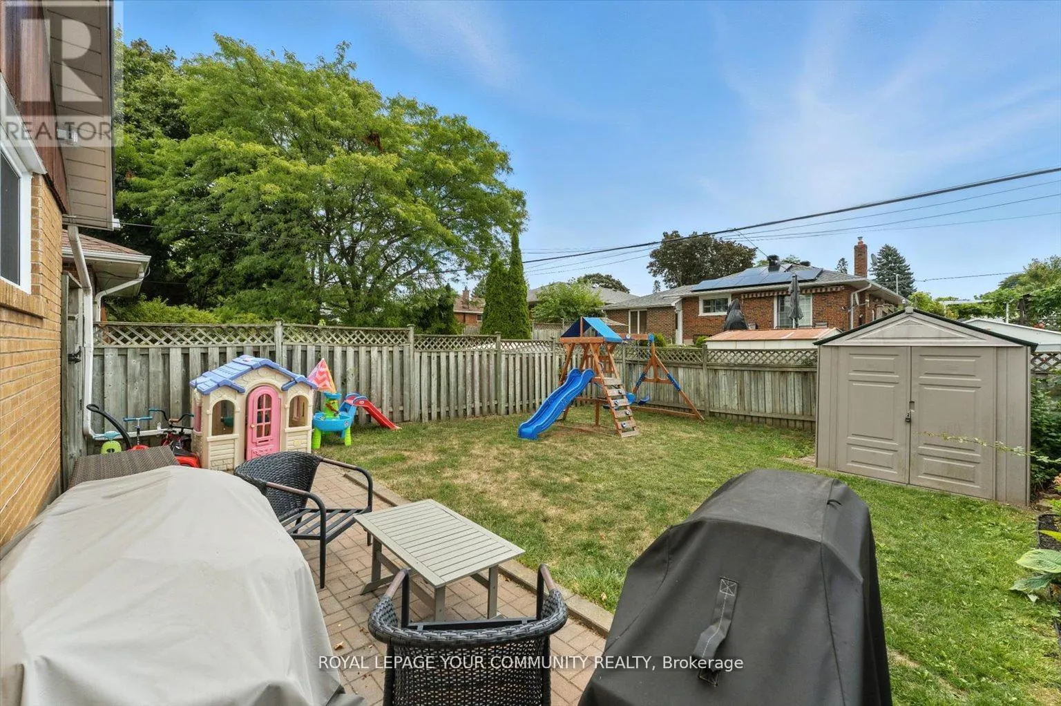 33 MURELLEN CRESCENT