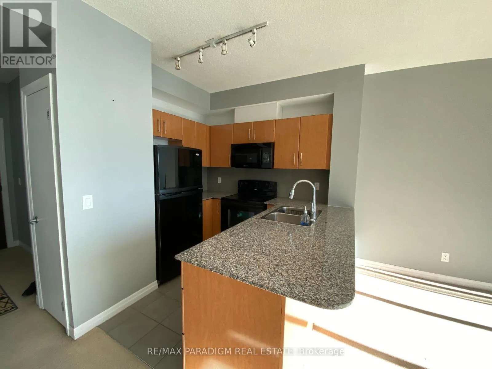 2610 - 16 YONGE STREET