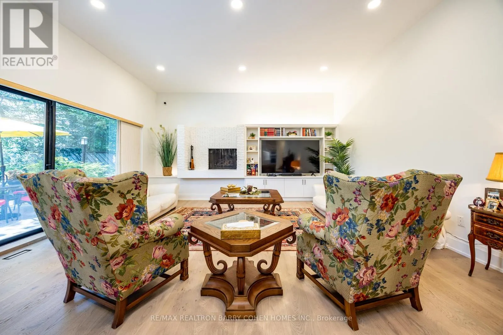 10 PENWOOD CRESCENT