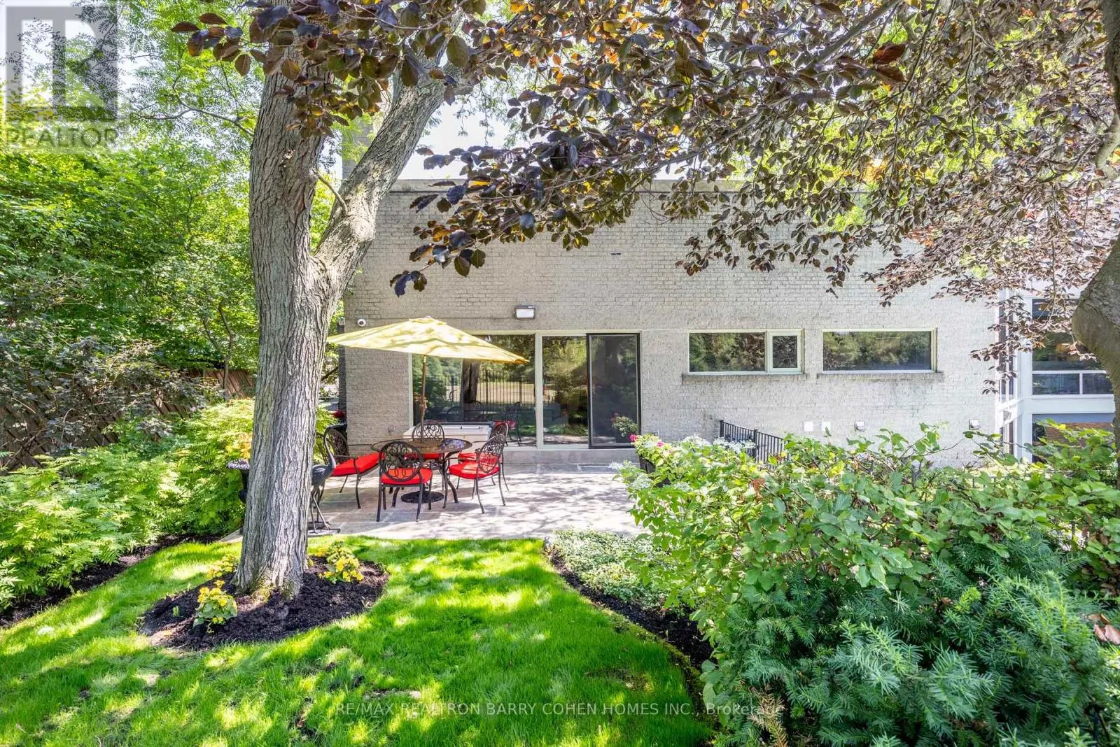 10 PENWOOD CRESCENT