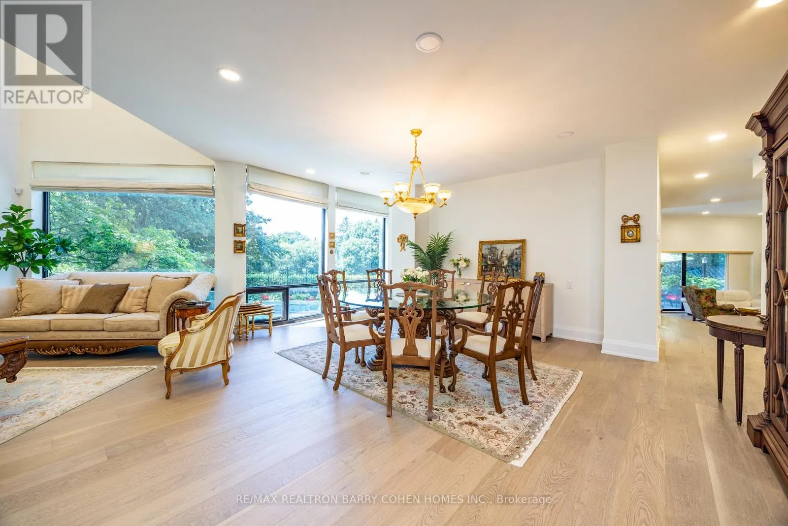 10 PENWOOD CRESCENT