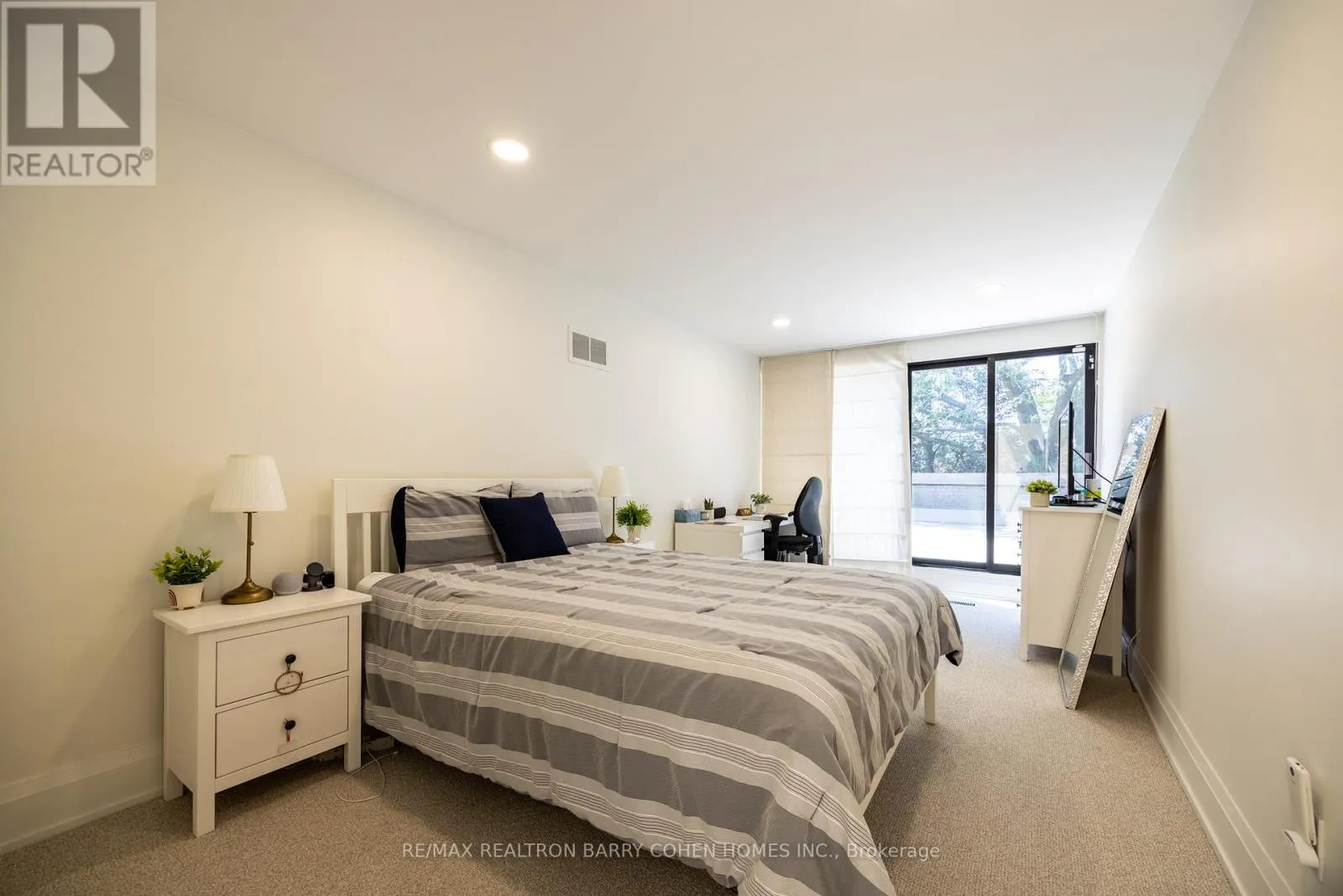 10 PENWOOD CRESCENT