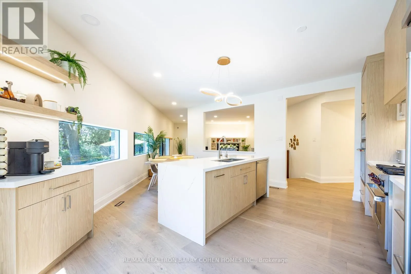 10 PENWOOD CRESCENT