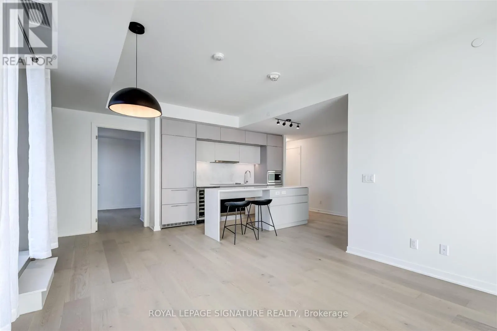 501 - 185 ALBERTA AVENUE