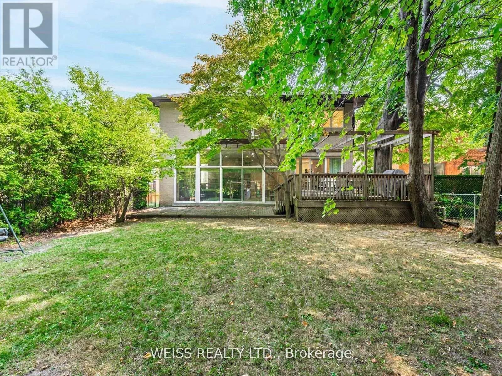 14 NORTHMOUNT AVENUE