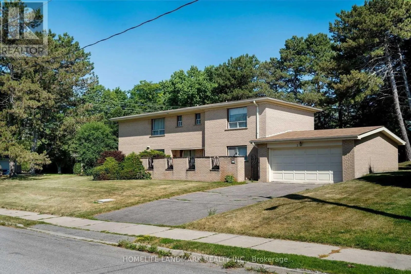 2 ROYAL OAK DRIVE
