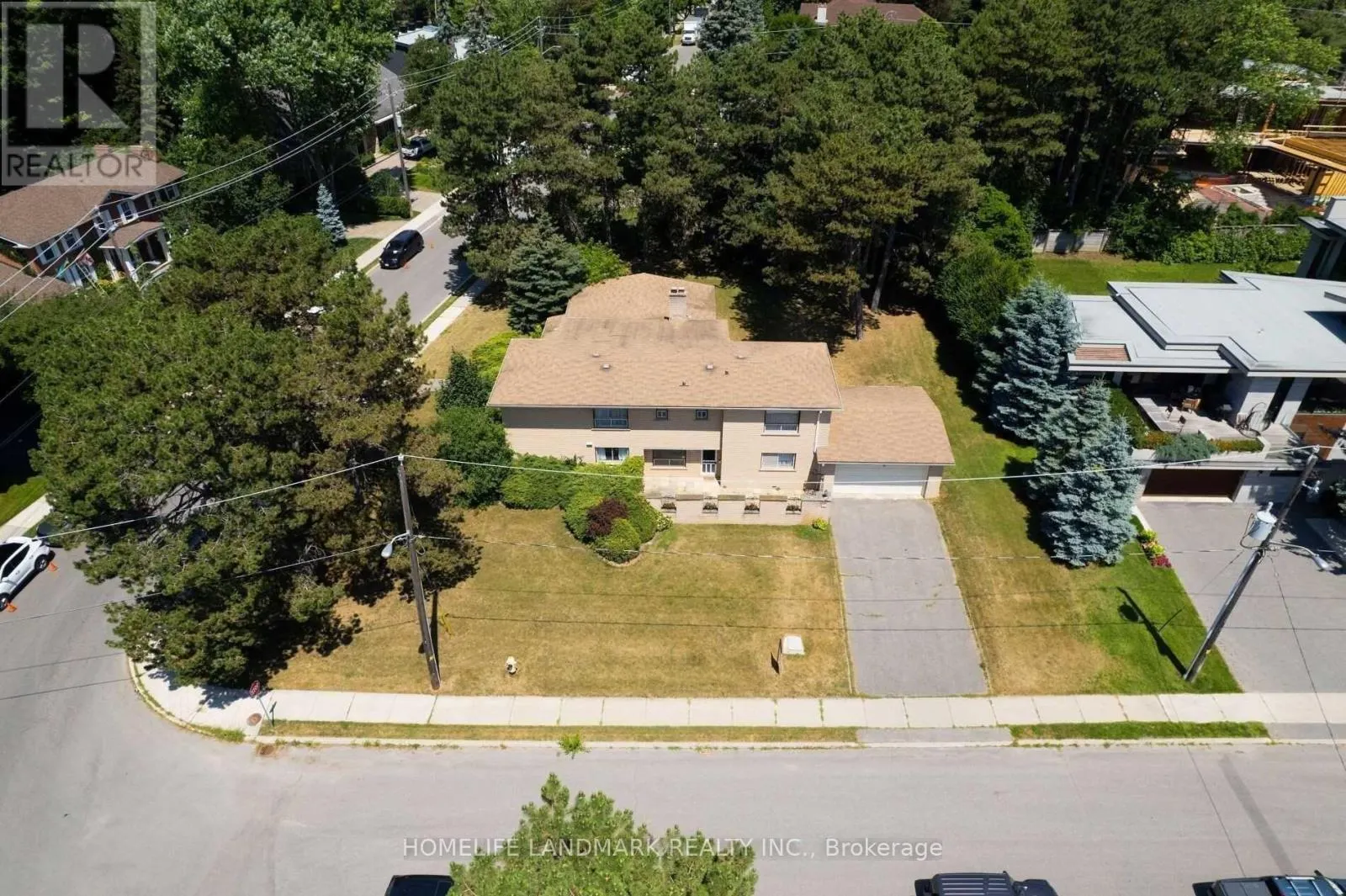 2 ROYAL OAK DRIVE