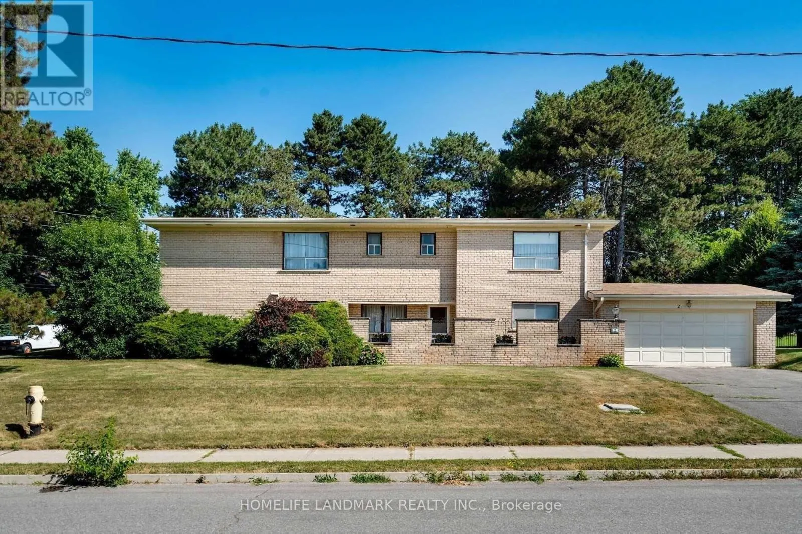 2 ROYAL OAK DRIVE
