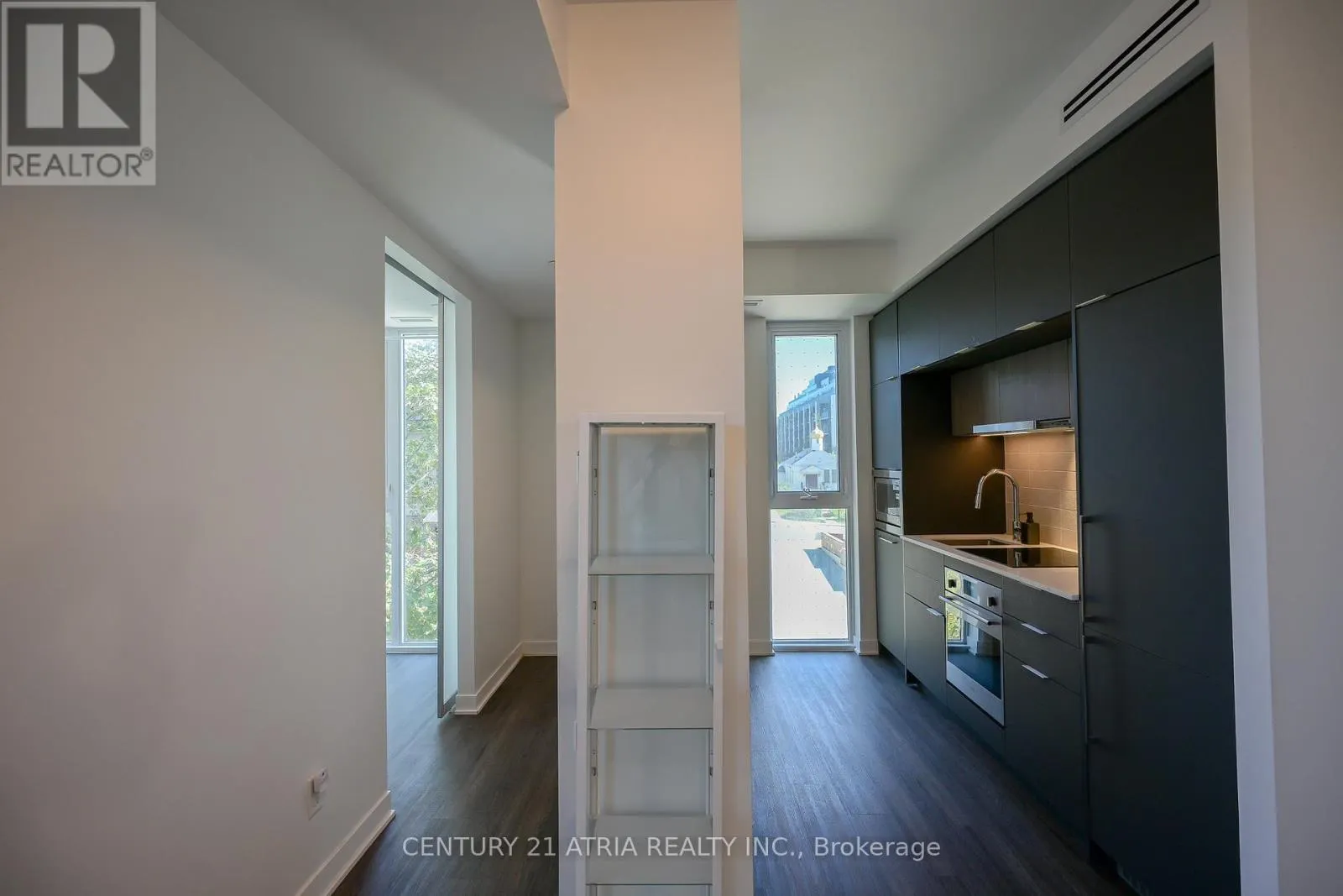303 - 185 ALBERTA AVENUE