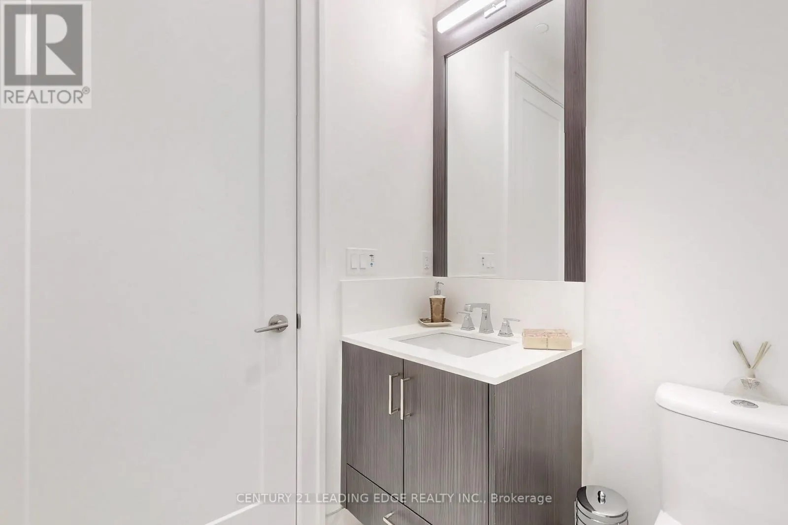 115 - 25 ADRA GRADO WAY