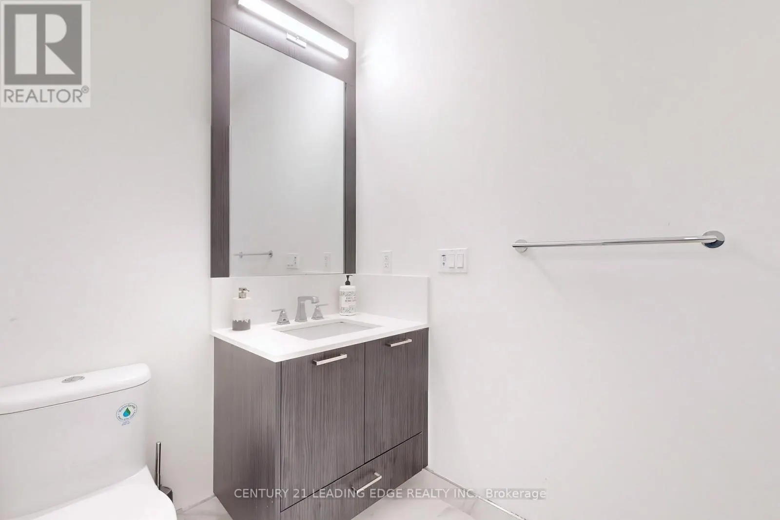 115 - 25 ADRA GRADO WAY