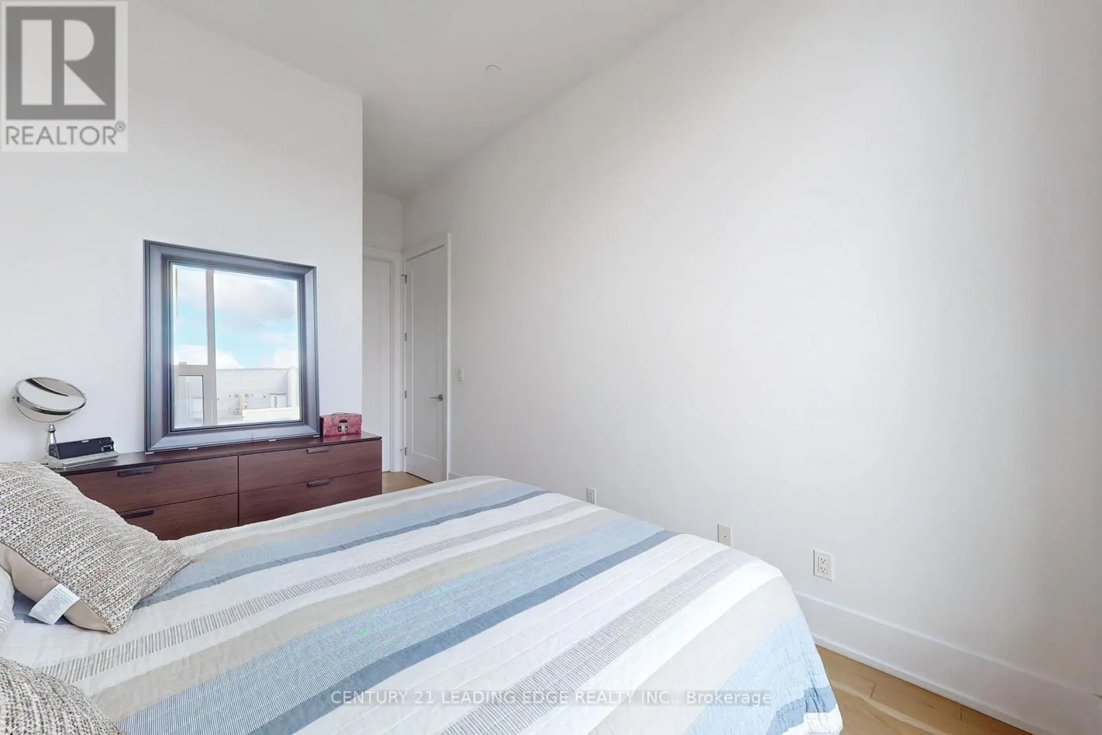 115 - 25 ADRA GRADO WAY