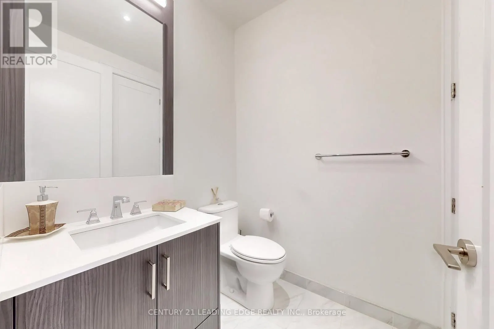 115 - 25 ADRA GRADO WAY