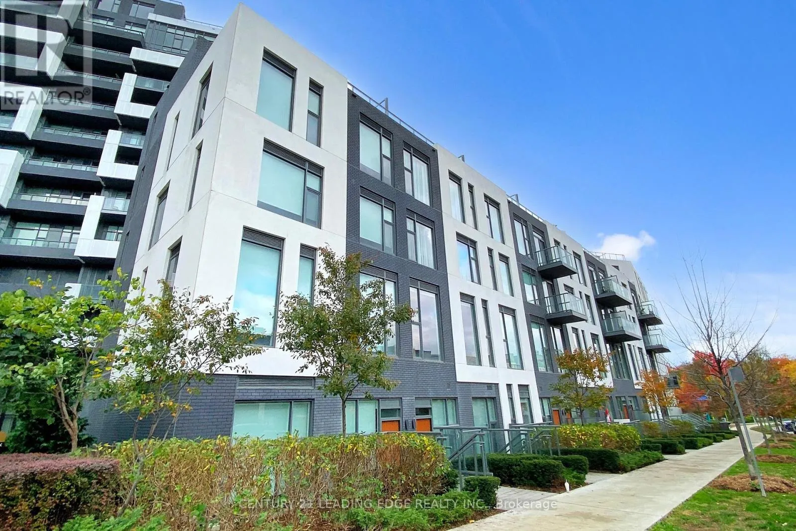 115 - 25 ADRA GRADO WAY