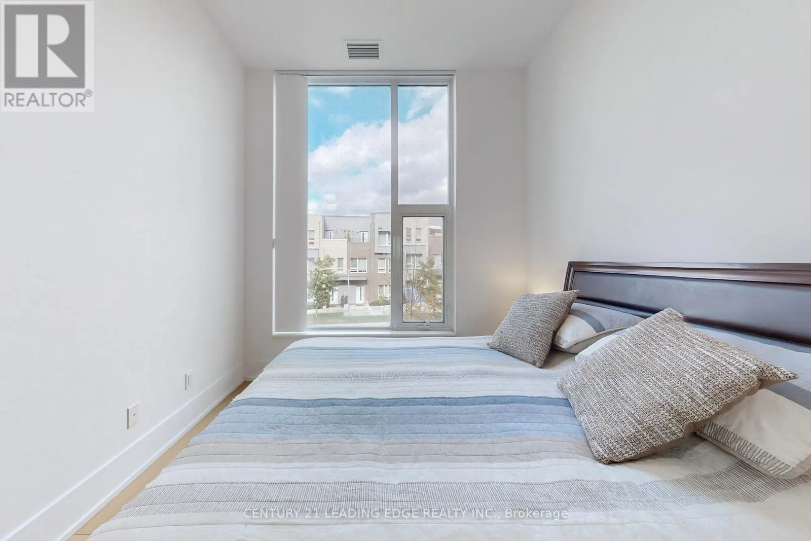 115 - 25 ADRA GRADO WAY