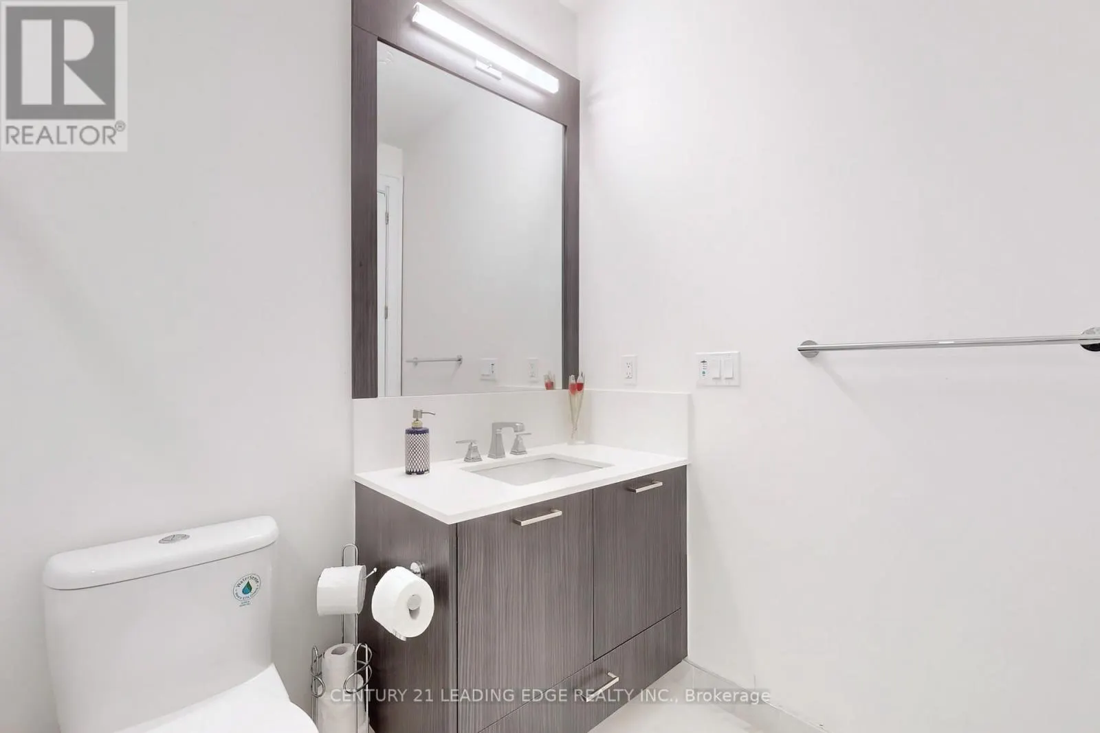 115 - 25 ADRA GRADO WAY