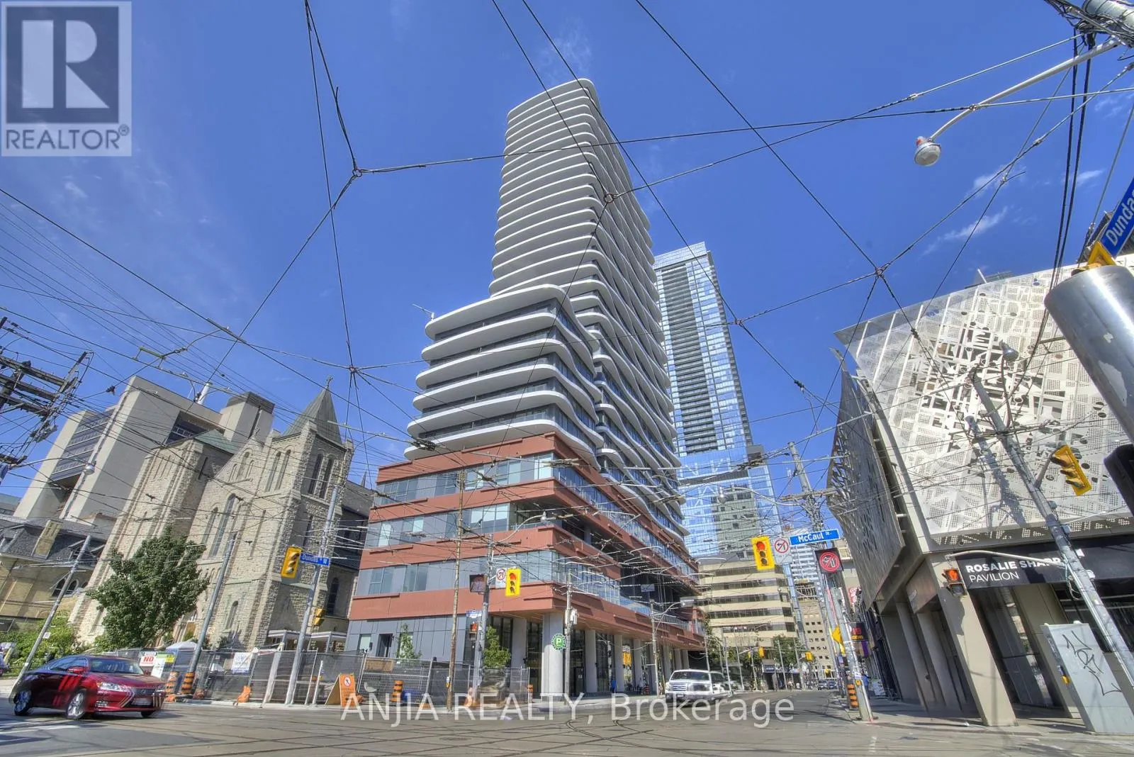 2204 - 280 DUNDAS STREET
