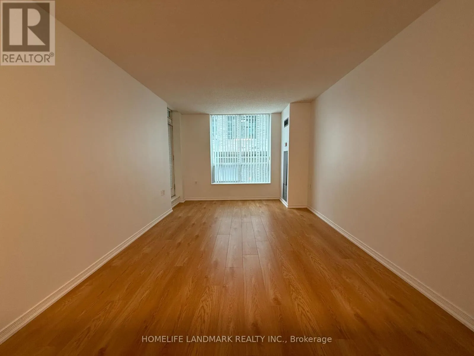 215 - 28 OLIVE AVENUE