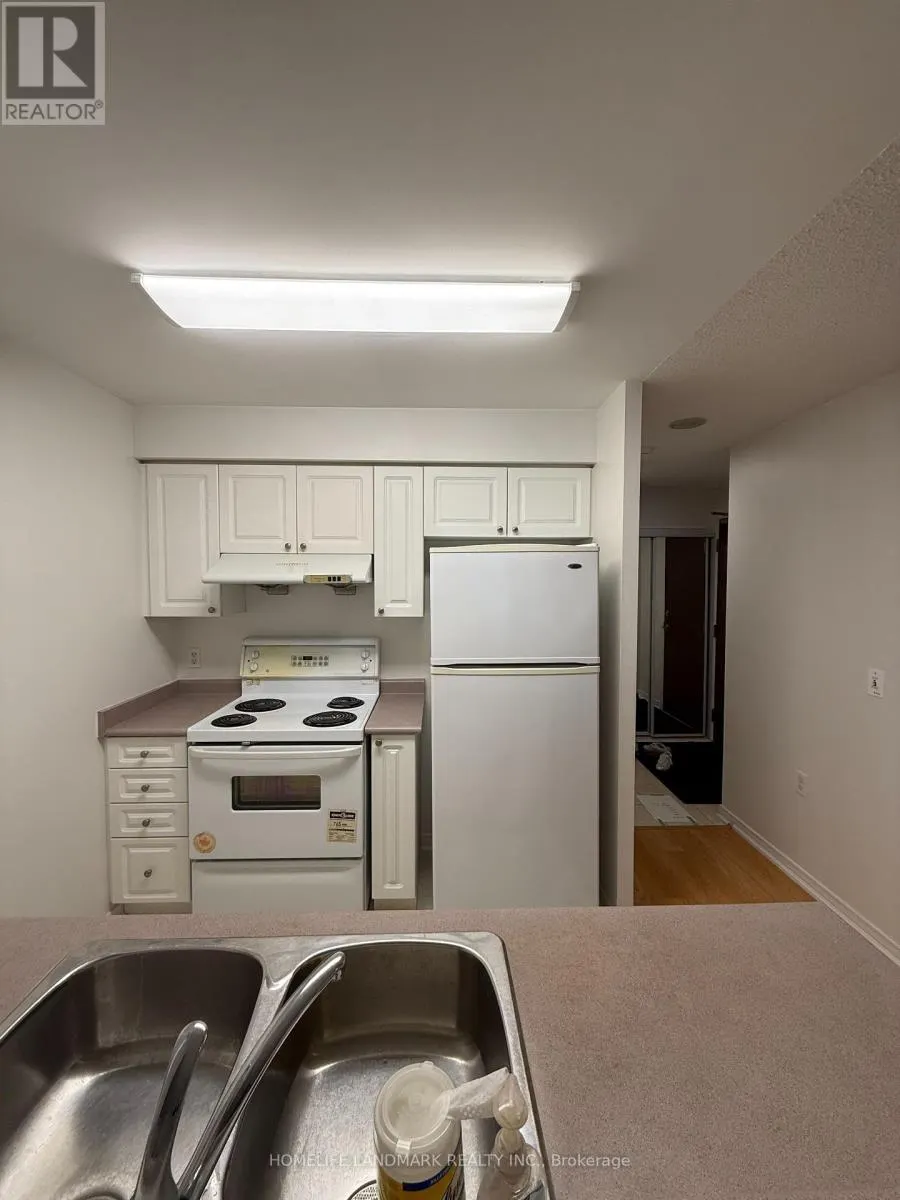 215 - 28 OLIVE AVENUE