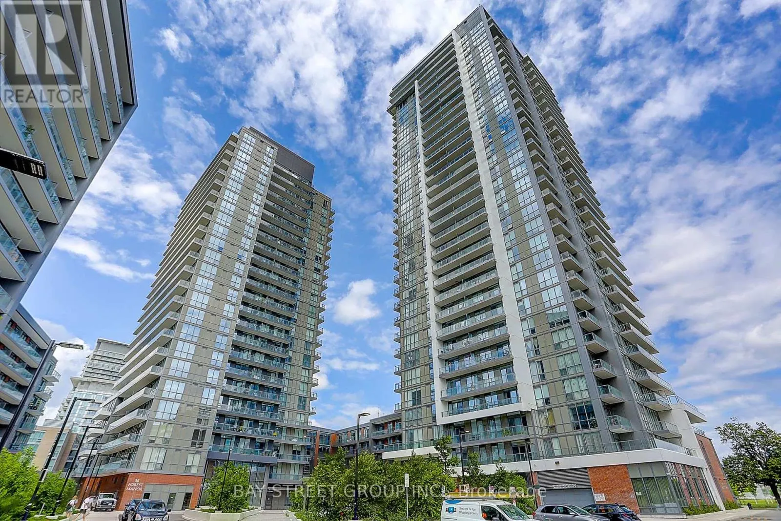 1606 - 32 FOREST MANOR ROAD