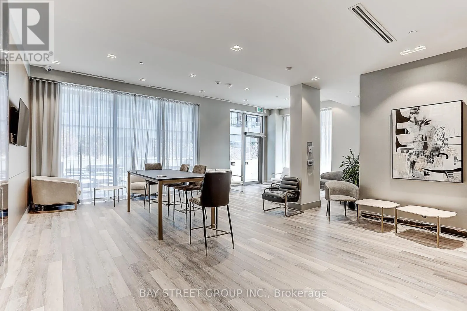 1606 - 32 FOREST MANOR ROAD