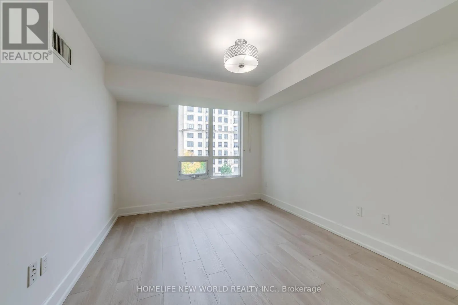 531 - 650 SHEPPARD AVENUE E