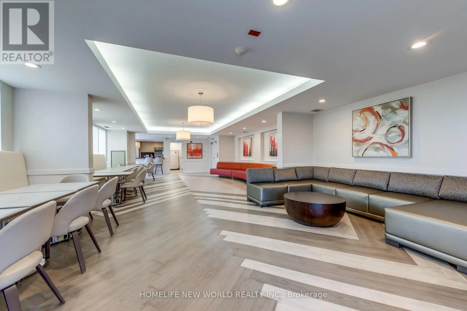 531 - 650 SHEPPARD AVENUE E
