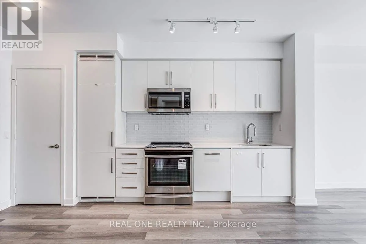 2210 - 5180 YONGE STREET