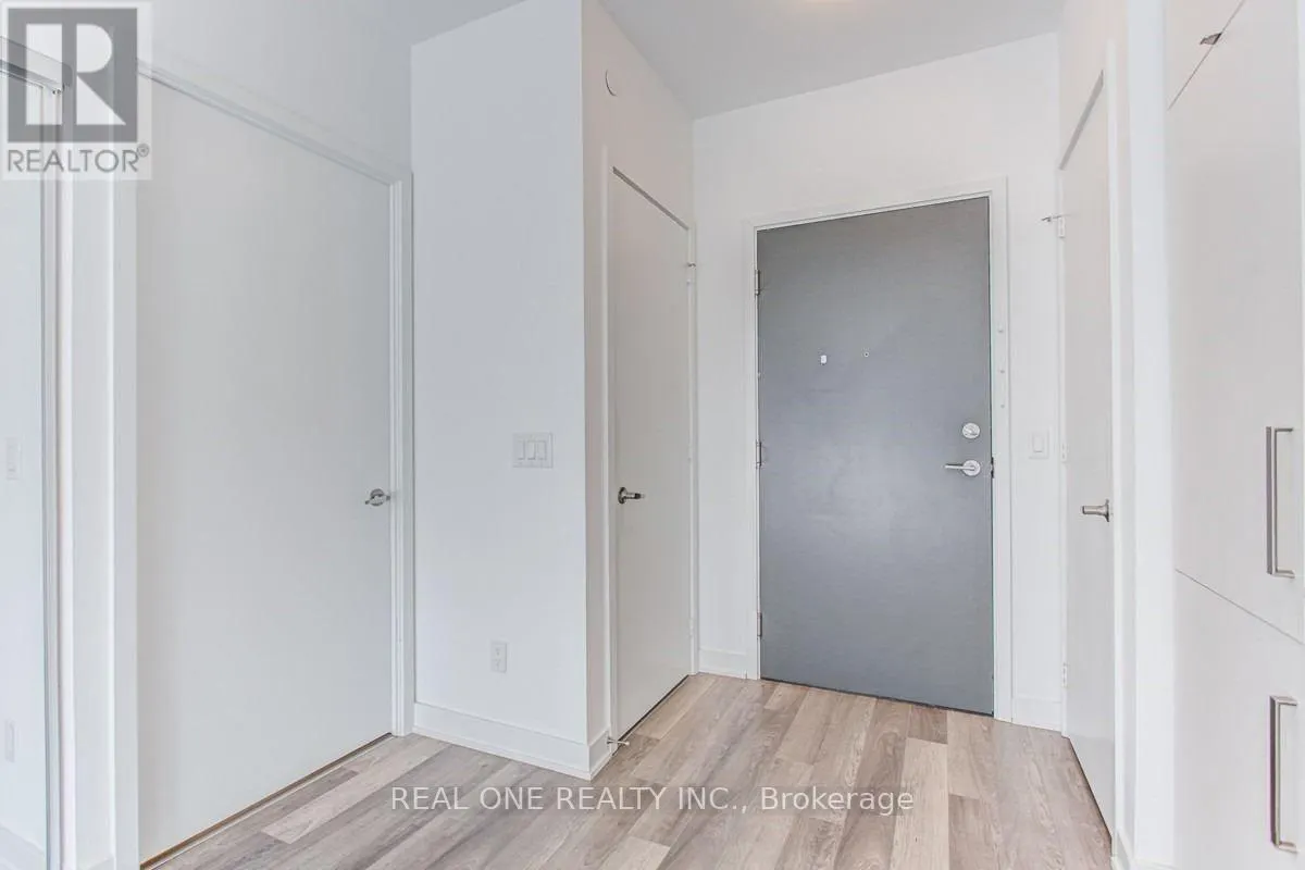 2210 - 5180 YONGE STREET