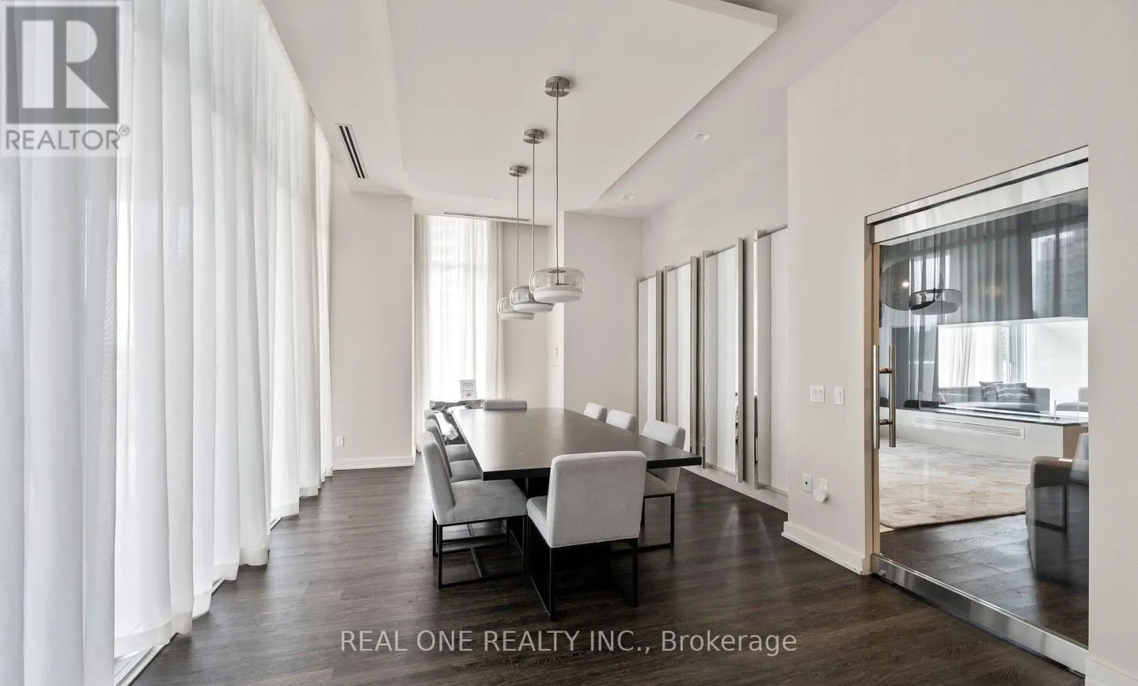 2210 - 5180 YONGE STREET