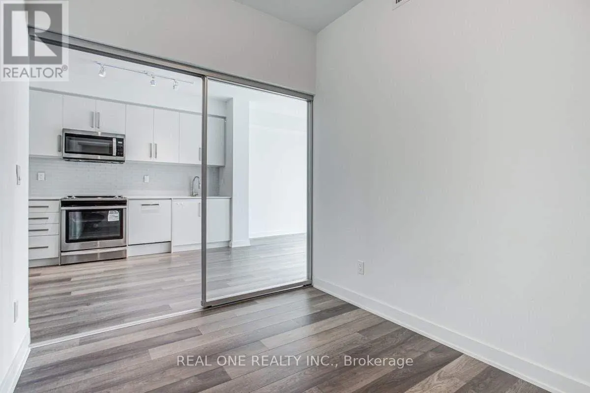 2210 - 5180 YONGE STREET