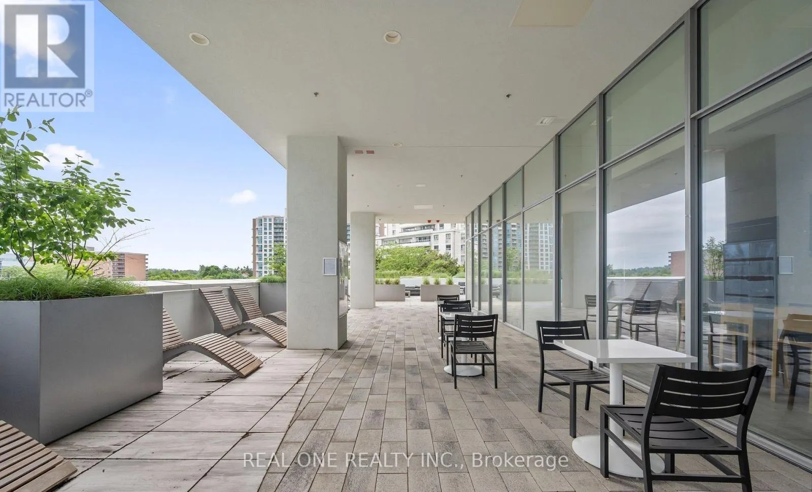 2210 - 5180 YONGE STREET