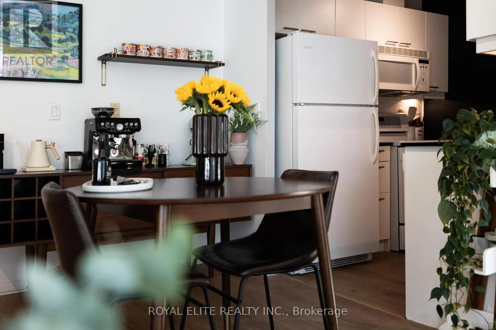 307 - 218 KING STREET E