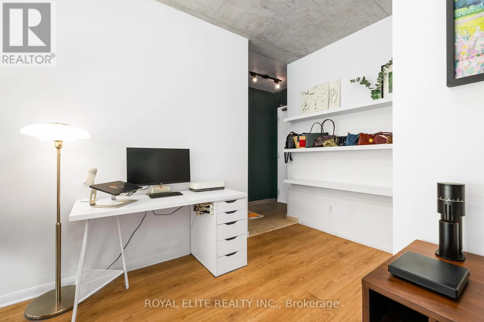 307 - 218 KING STREET E