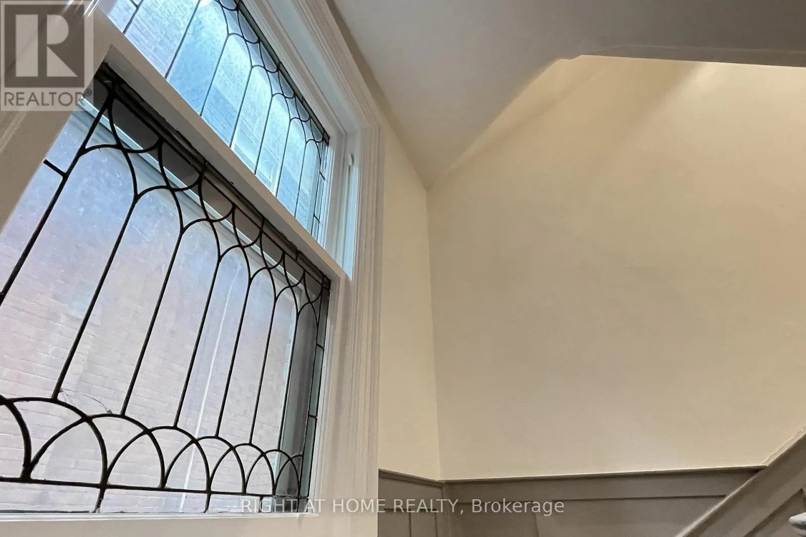 20 MCMASTER AVENUE