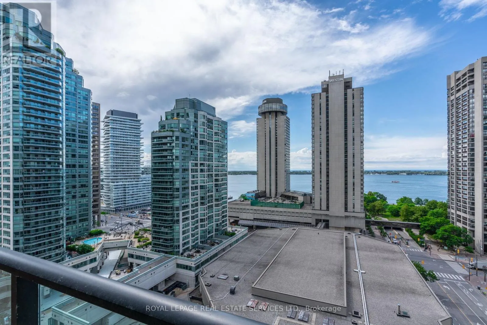 2011 - 33 BAY STREET