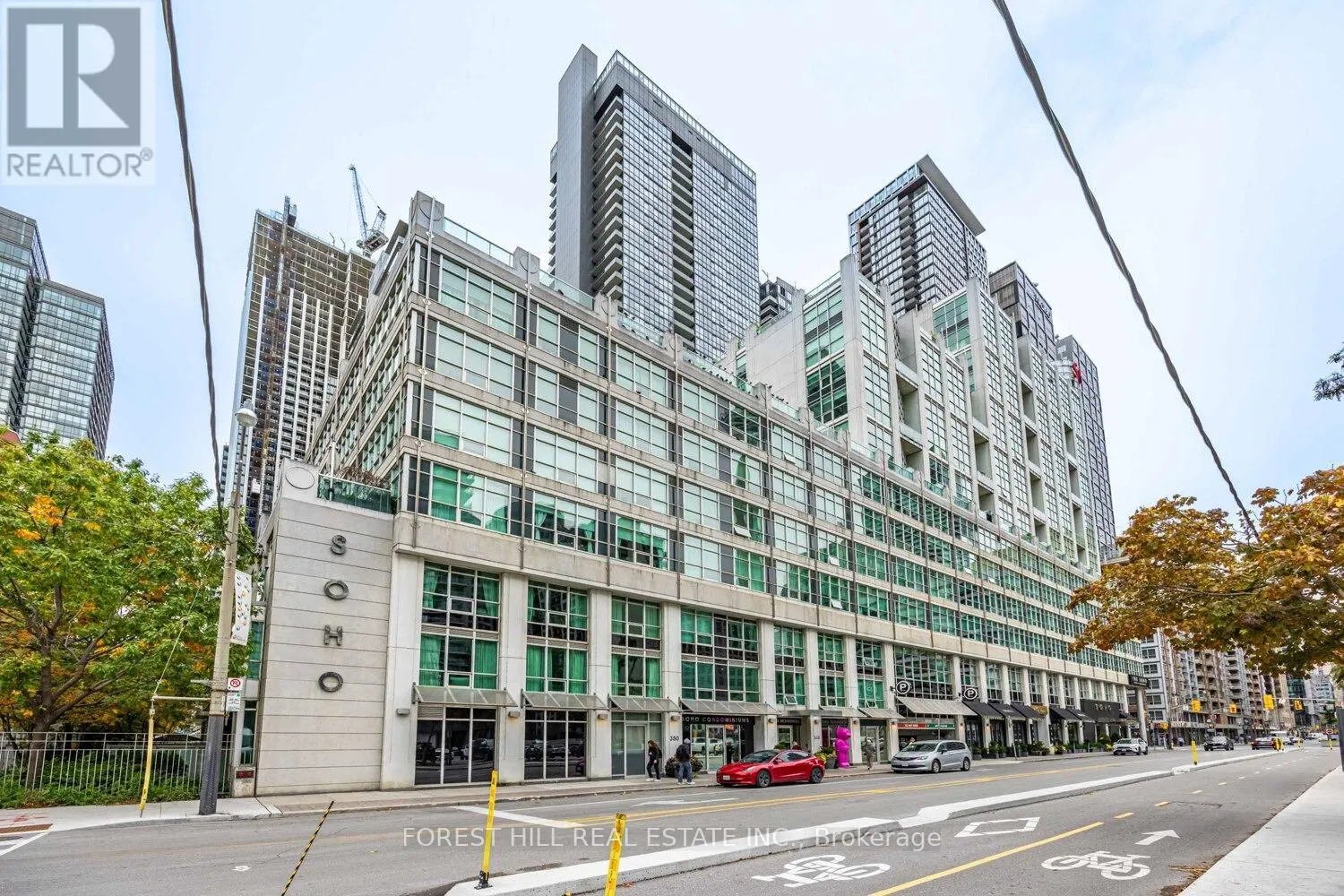 306 - 350 WELLINGTON STREET W